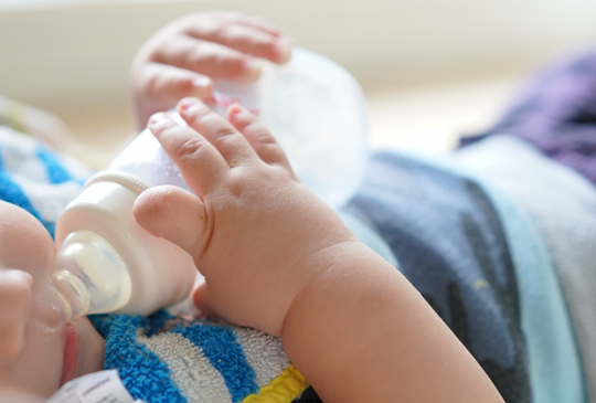 【奶瓶知識全攻略】新生兒需要準備多少奶瓶？挑選材質、心得、品牌大推薦！